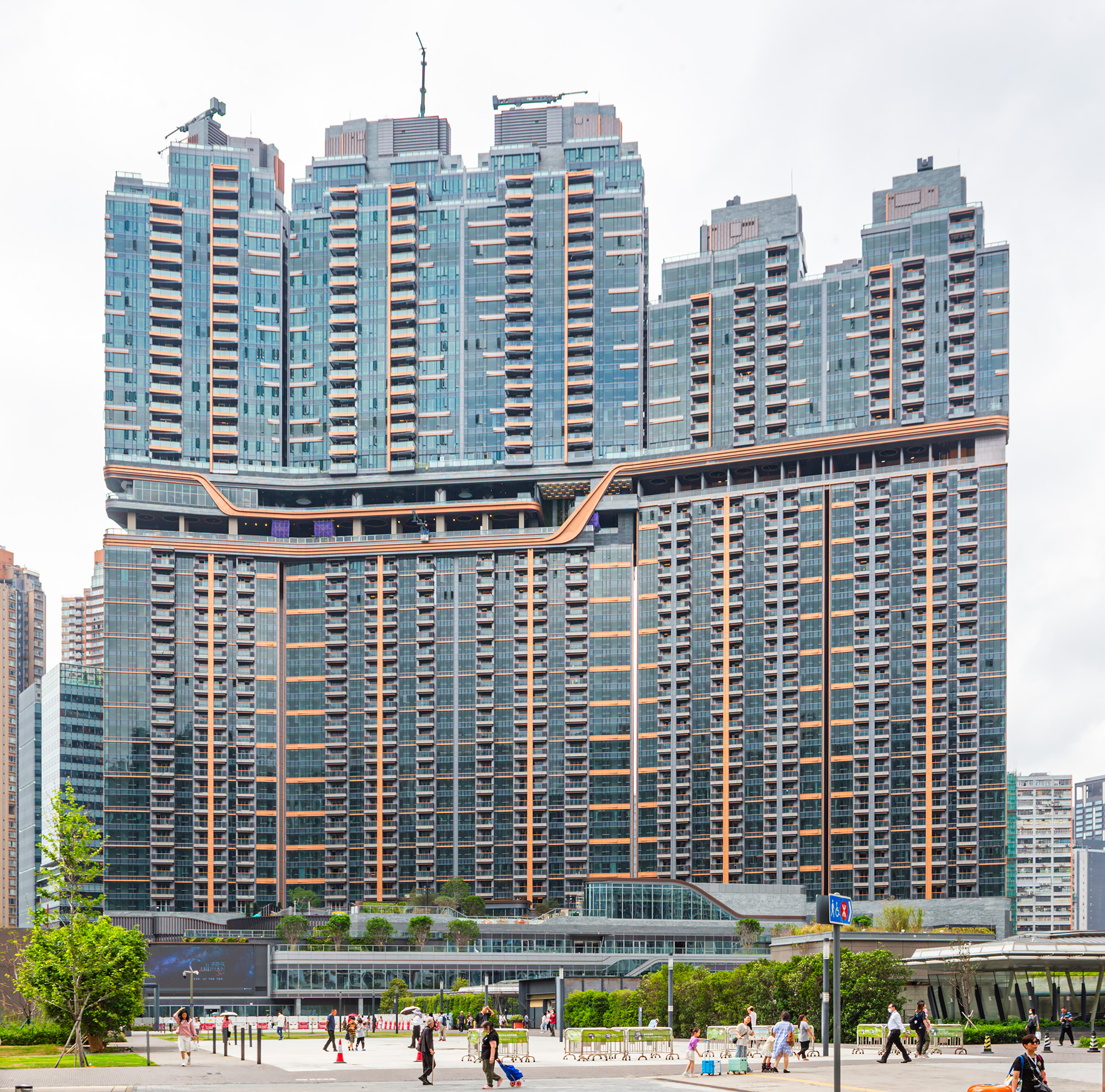 Cullinan Sky, Hong Kong - View from the southeast. © Mathias Beinling